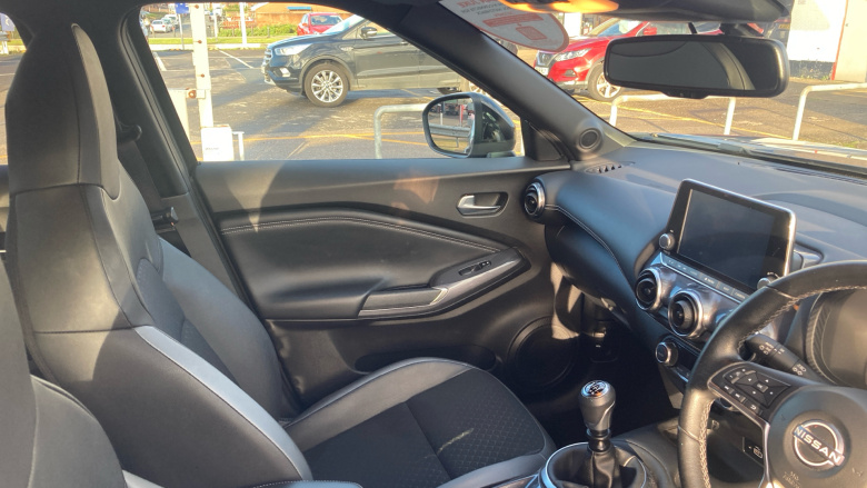 Nissan Juke 1.0 DiG-T 114 N-Connecta 5dr Petrol Hatchback